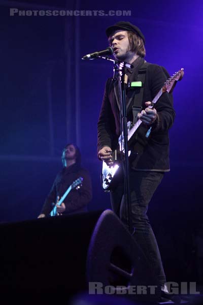 SUPERGRASS - 2009-07-30 - PAREDES DE COURA (Portugal) - Praia do Tabuao - Gareth Michael Coombes